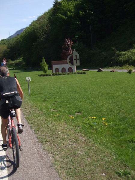 22. Qui x fortuna trovo Claudio ciclista di Trento che mi fa da scia x diversi km