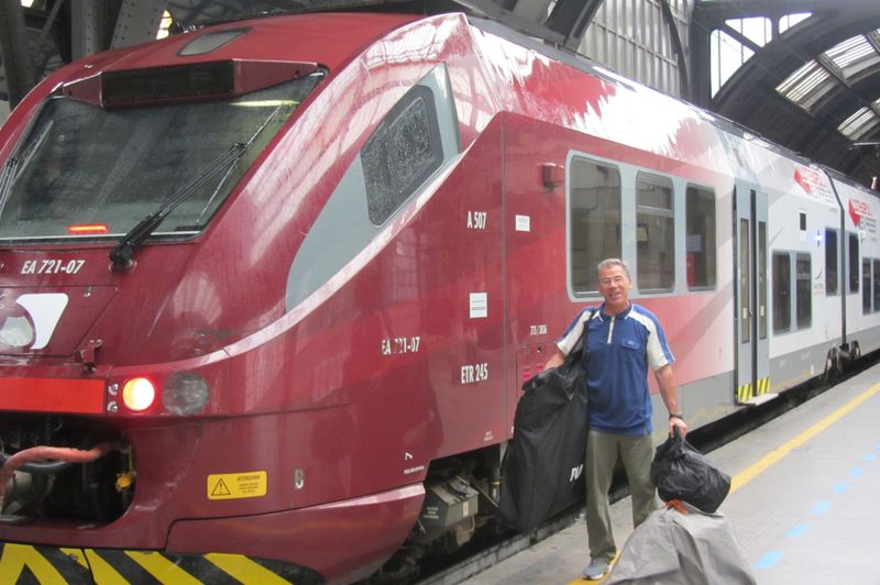 IMG_0701. Milano..Treno per Malpensa