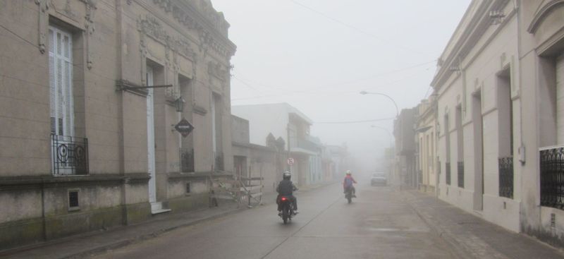 IMG_1535..rumorosissime queste moto che per tutta notte hanno circolato sulla piccola piazza