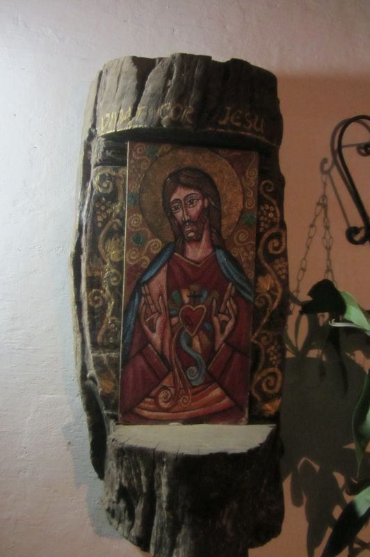 IMG_4145..la parete della Capella come questa Icona sono opera di Padre Quinto …sono orgoglioso del mio paesano di certo non solo come artista